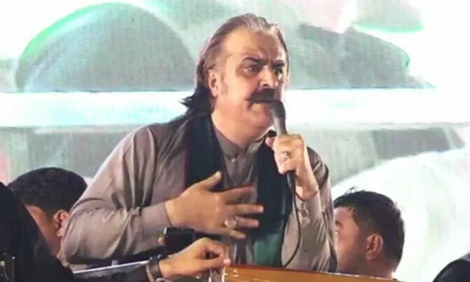 انہوں نے کہا کہ آج 70 روپے بجلی کا یونٹ ہے اور تیل 145 روپے فی لیٹر ہے —