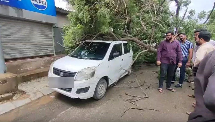 کراچی کے مختلف علاقوں میں 30 سے 45 کلومیٹرفی گھنٹہ کی رفتارسے ہوائیں چل رہی ہیں: محکمہ موسمیات