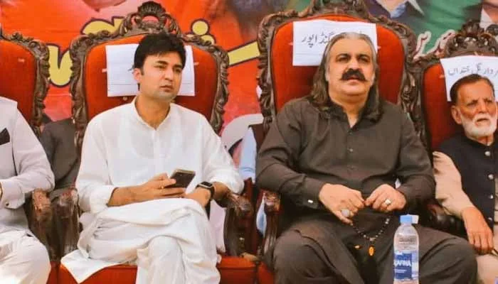 روپوش مرادسعید نے عاطف خان اور شکیل خان کو عہدوں سے ہٹانےکی تحریک شروع کی: پارٹی ذرائع